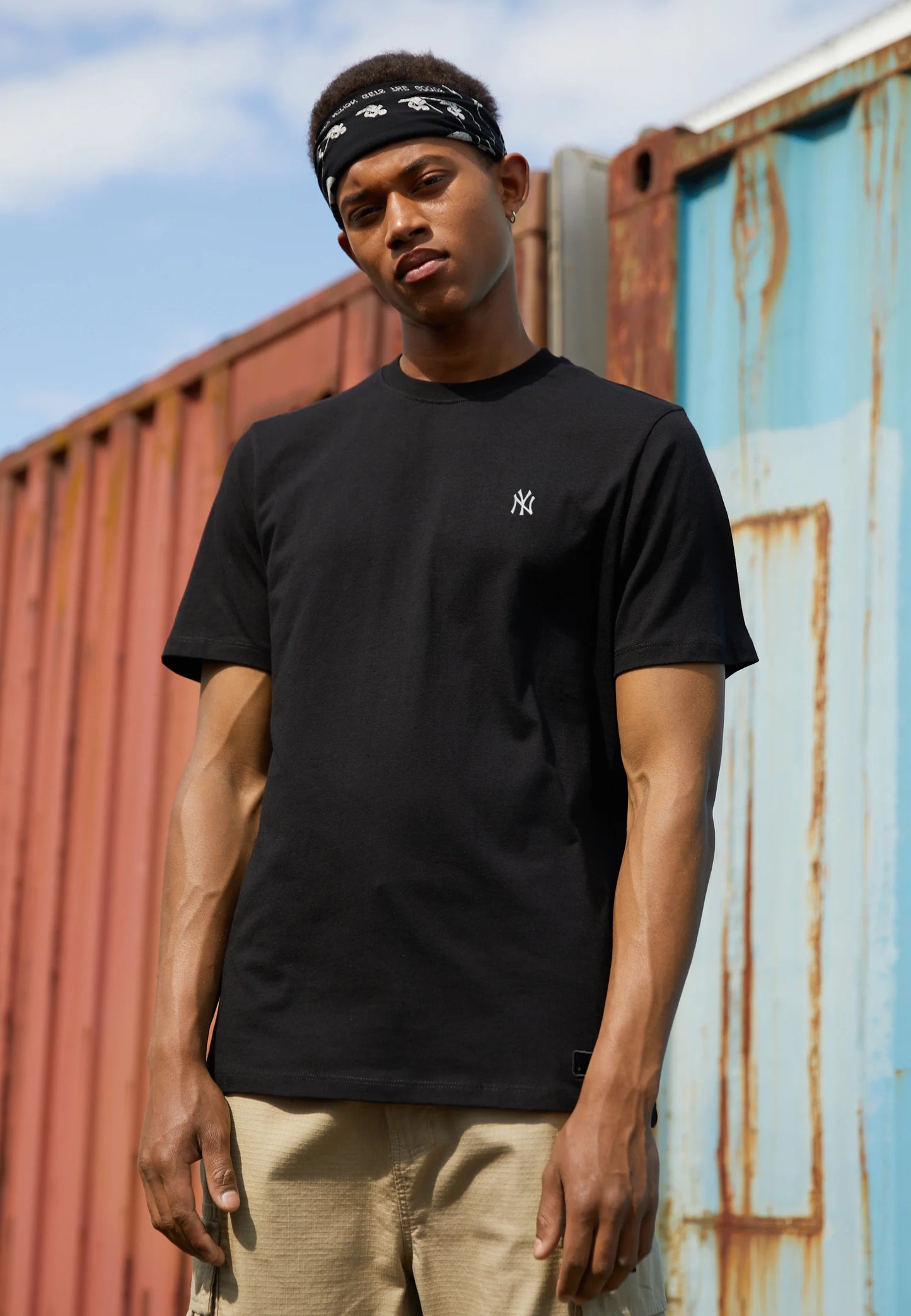 T-SHIRT M.C. BASE RUNNER EMB ECHO TEE
