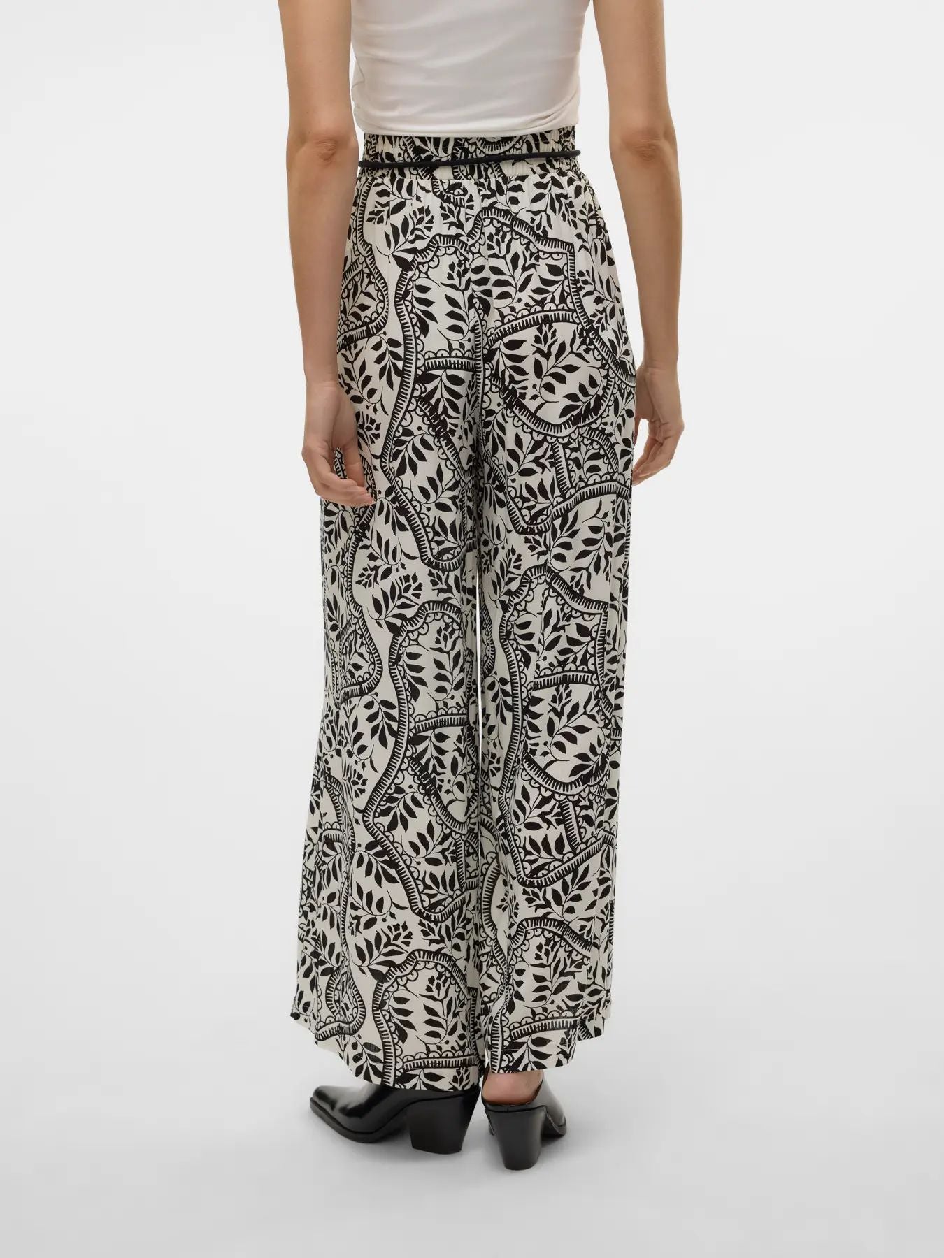 COORDINATO IN LINO VERO MODA