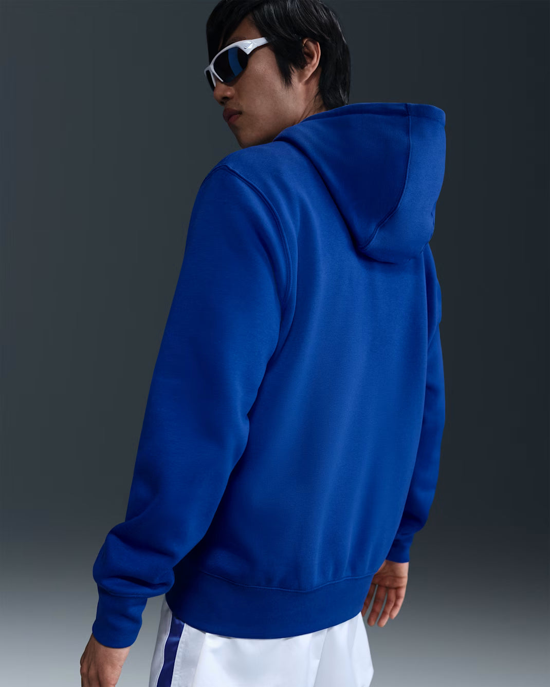 TUTA NIKE CON CAPPUCCIO