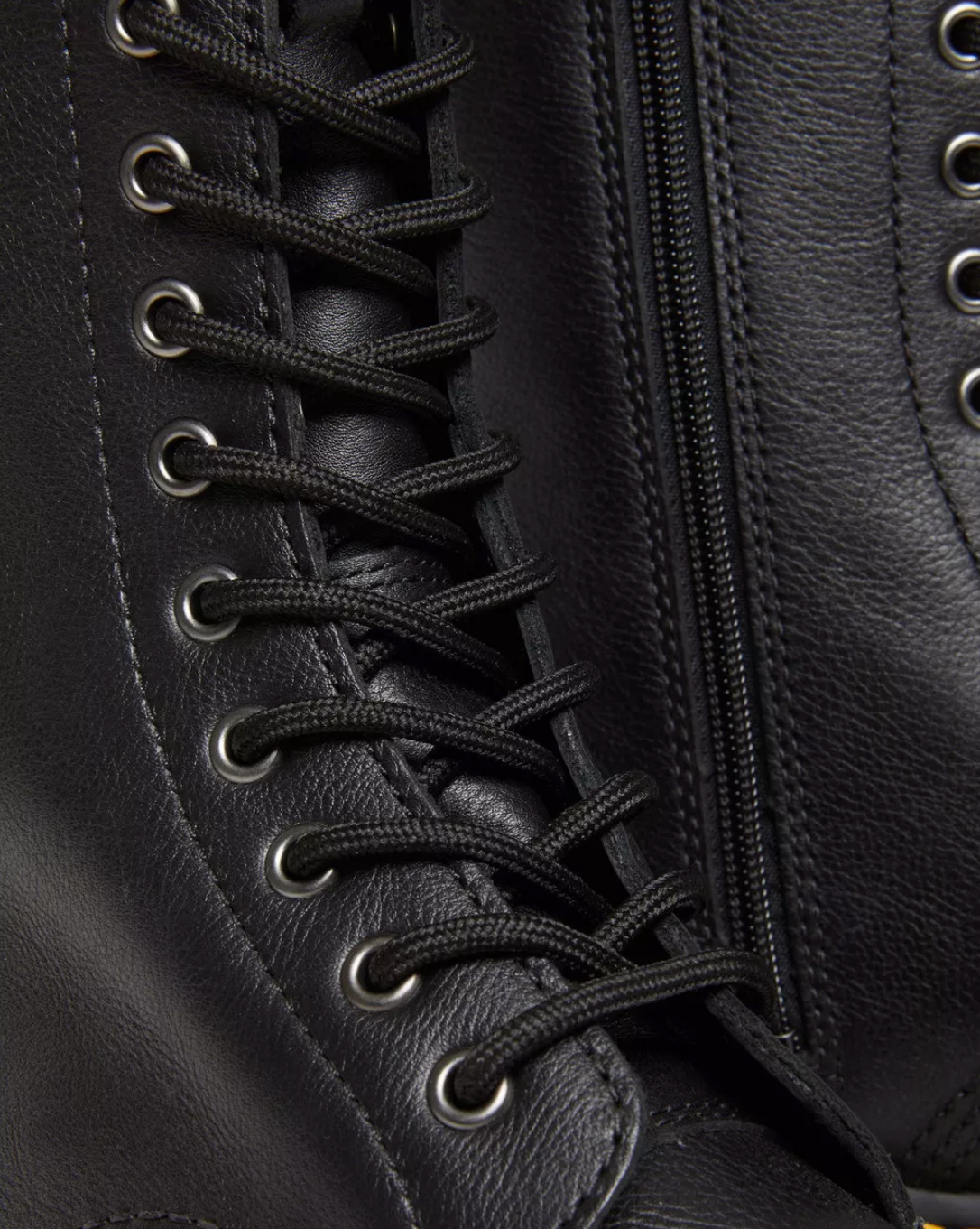 Dr.MARTENS Stivaletti 1B99 stringati a metà polpaccio in pelle Pisa