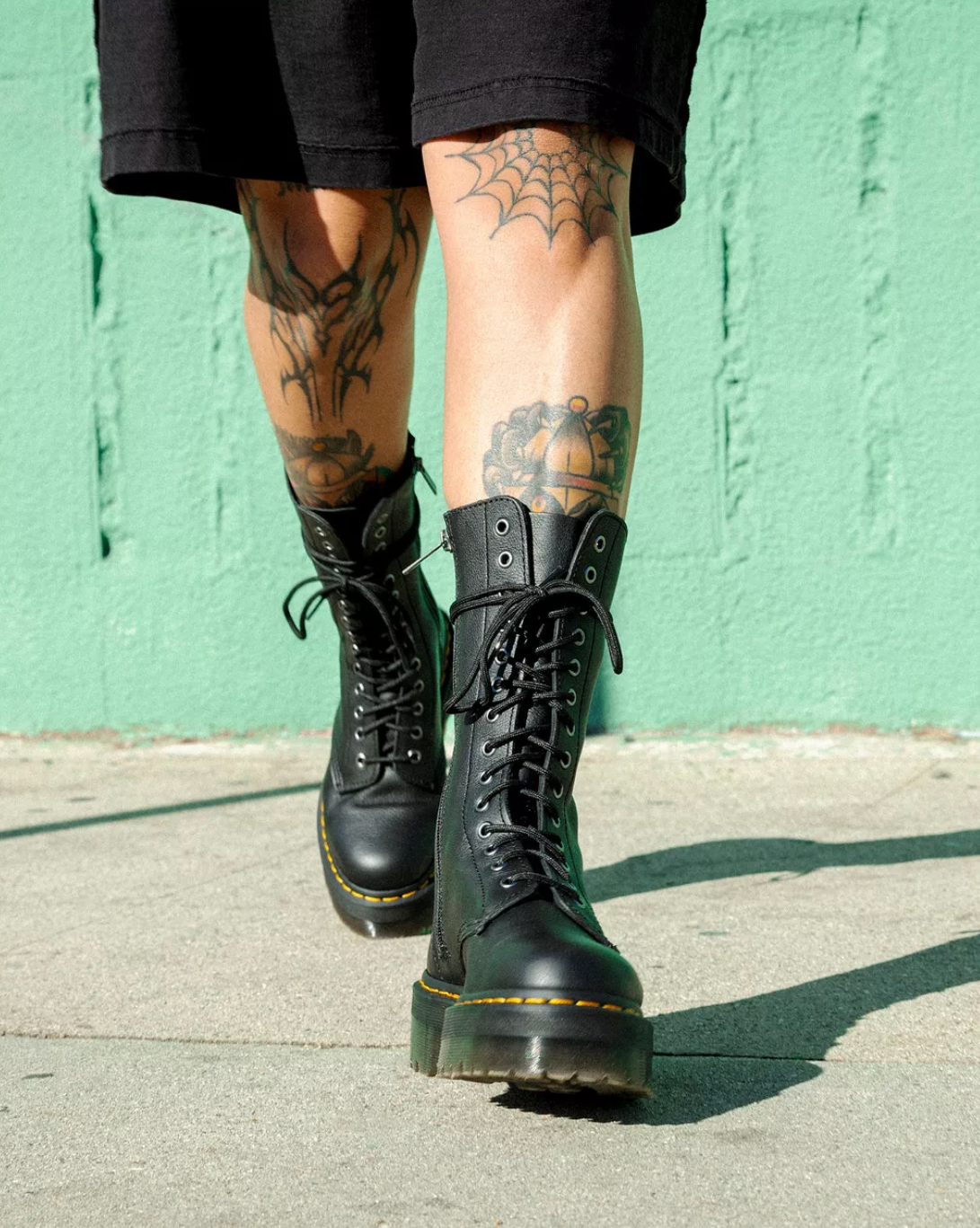 Dr.MARTENS Stivaletti 1B99 stringati a metà polpaccio in pelle Pisa
