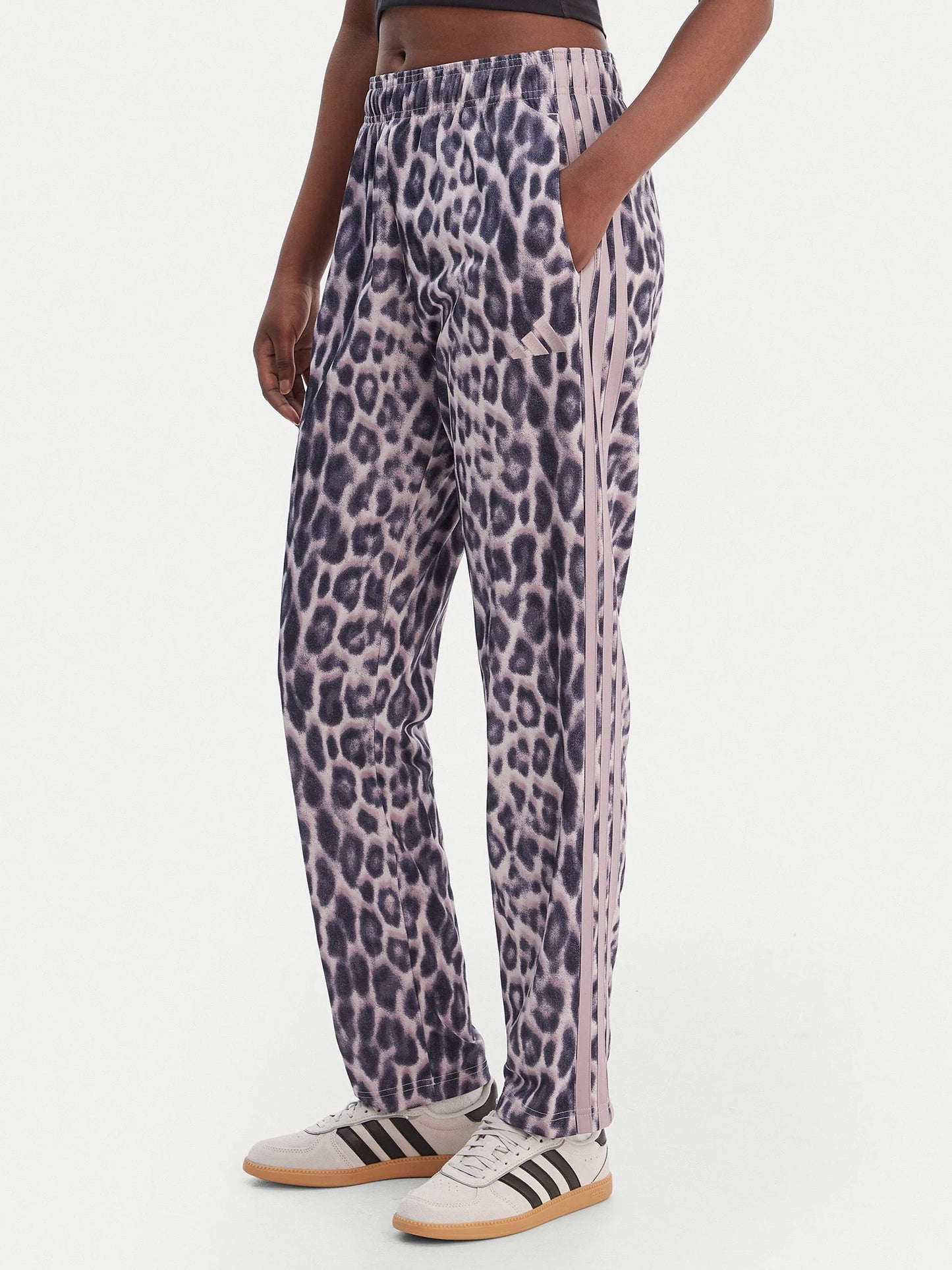 TUTA ADIDAS ESSENTIAL LEOPARD