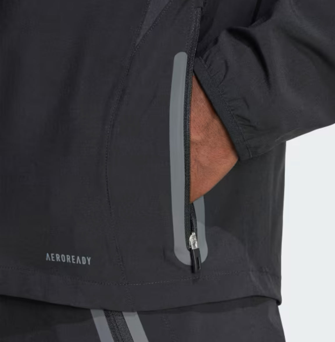TUTA ADIDAS REAL MADRID FANSWEAR 2025-2026
