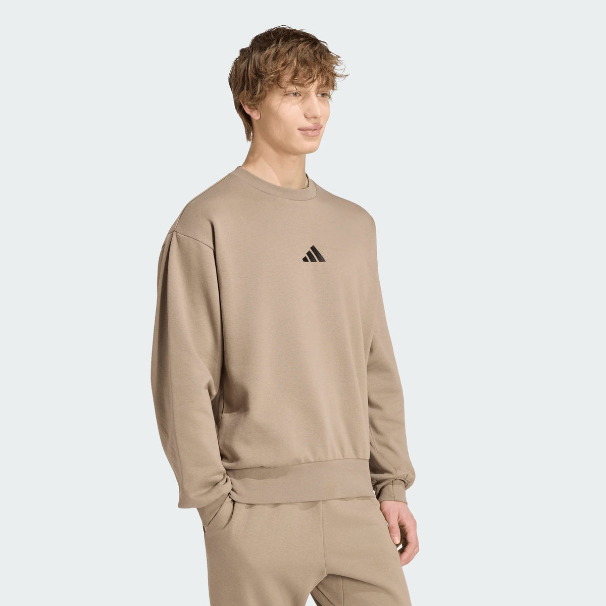TUTA ADIDAS ESSENTIAL