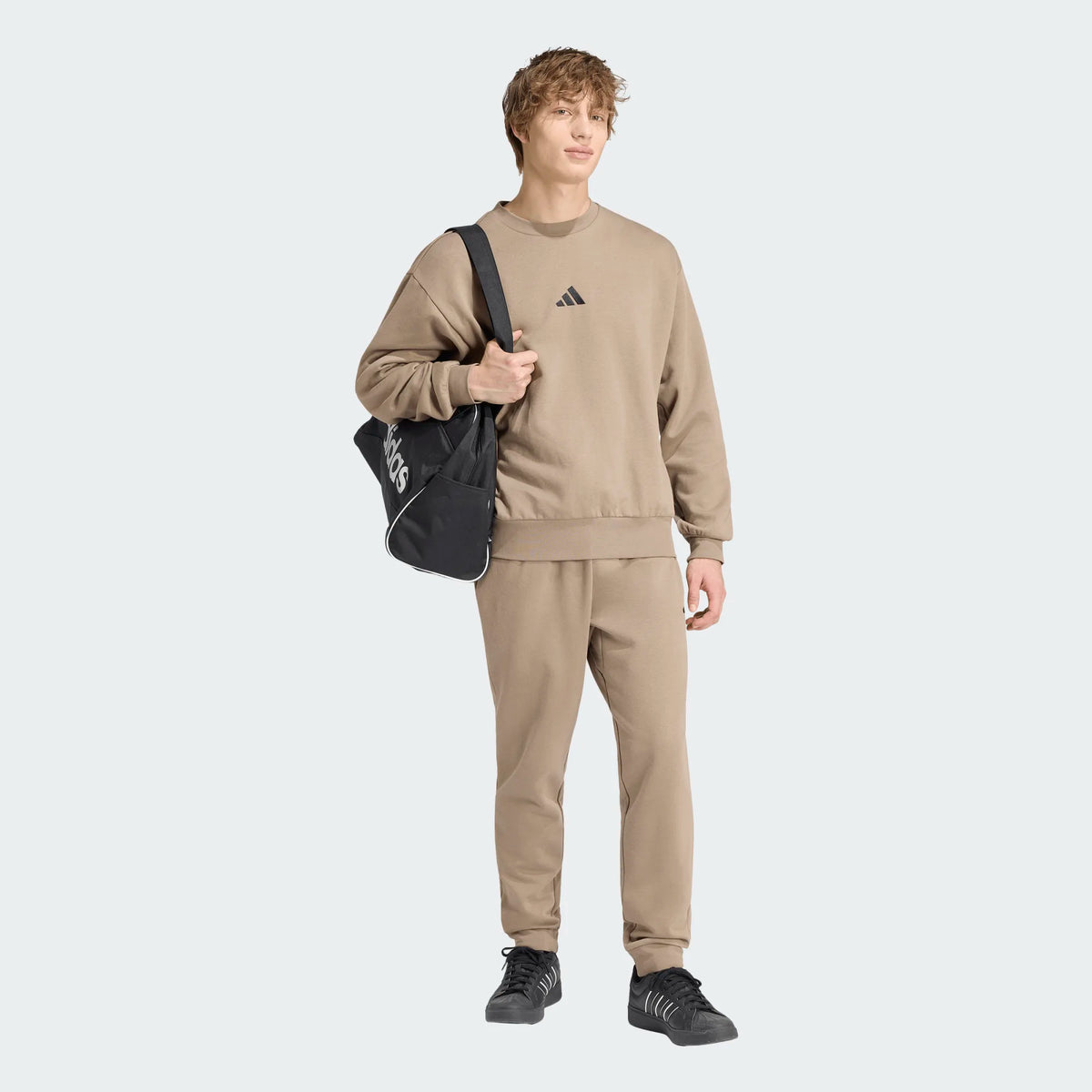 TUTA ADIDAS ESSENTIAL