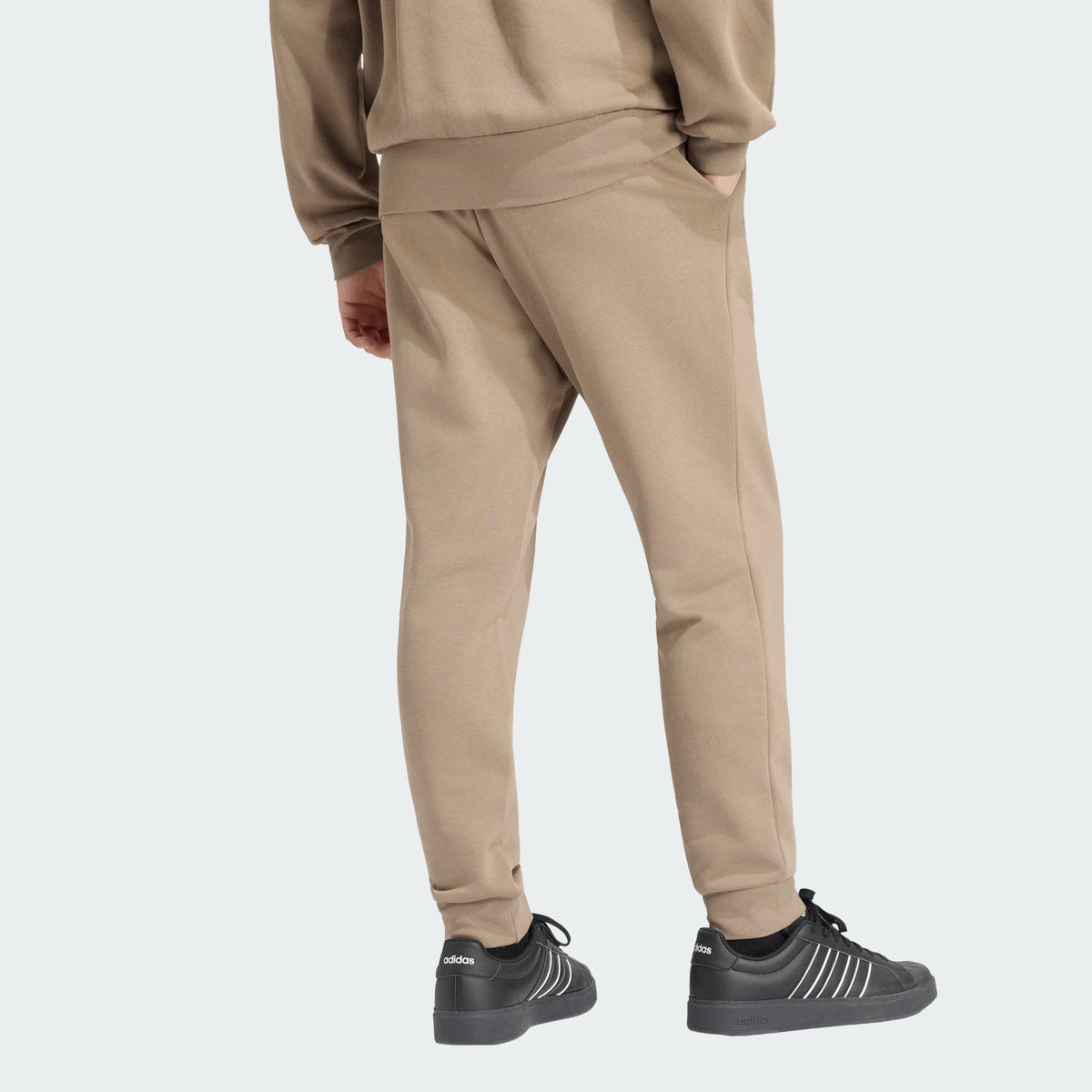 TUTA ADIDAS ESSENTIAL