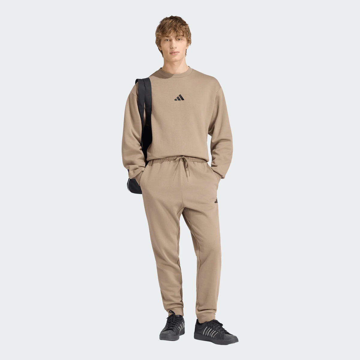 TUTA ADIDAS ESSENTIAL
