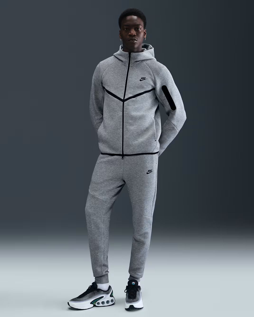 TUTA NIKE TECH FLEECE