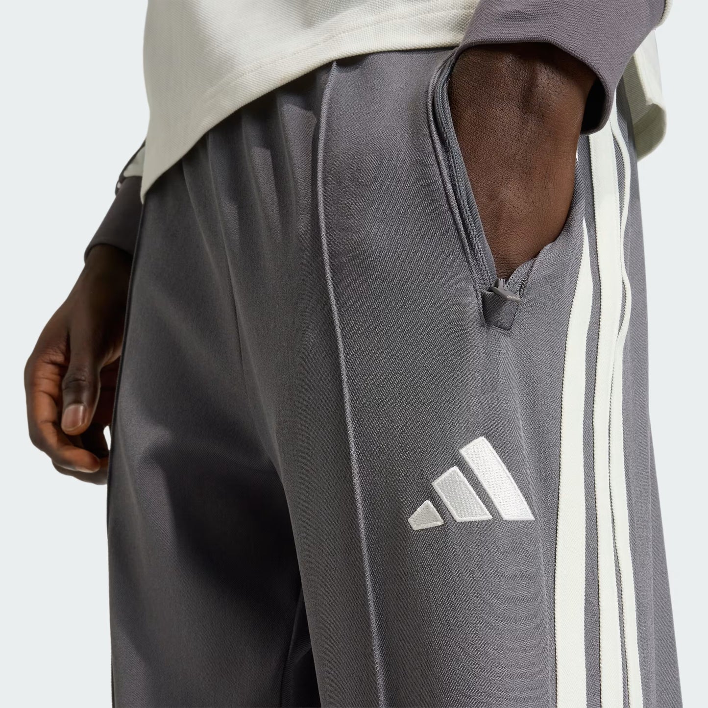 TUTA ADIDAS ORIGINALS AMG PETRONAS FORMULA 1 TEAM SILVER ARROWS ICON