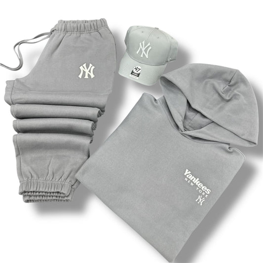 TUTA '47 BRAND YANKEES CON CAPPUCCIO