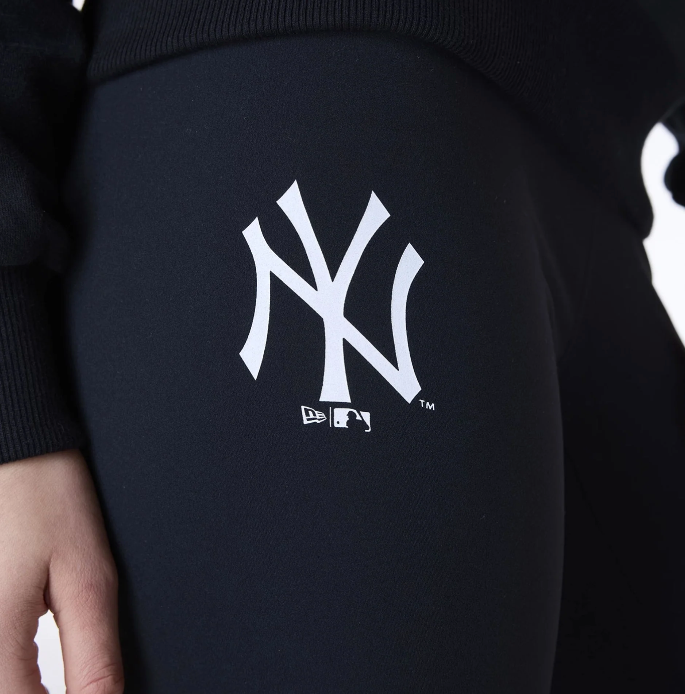 COORDINATO NEW ERA TOP CROP E LEGGINS