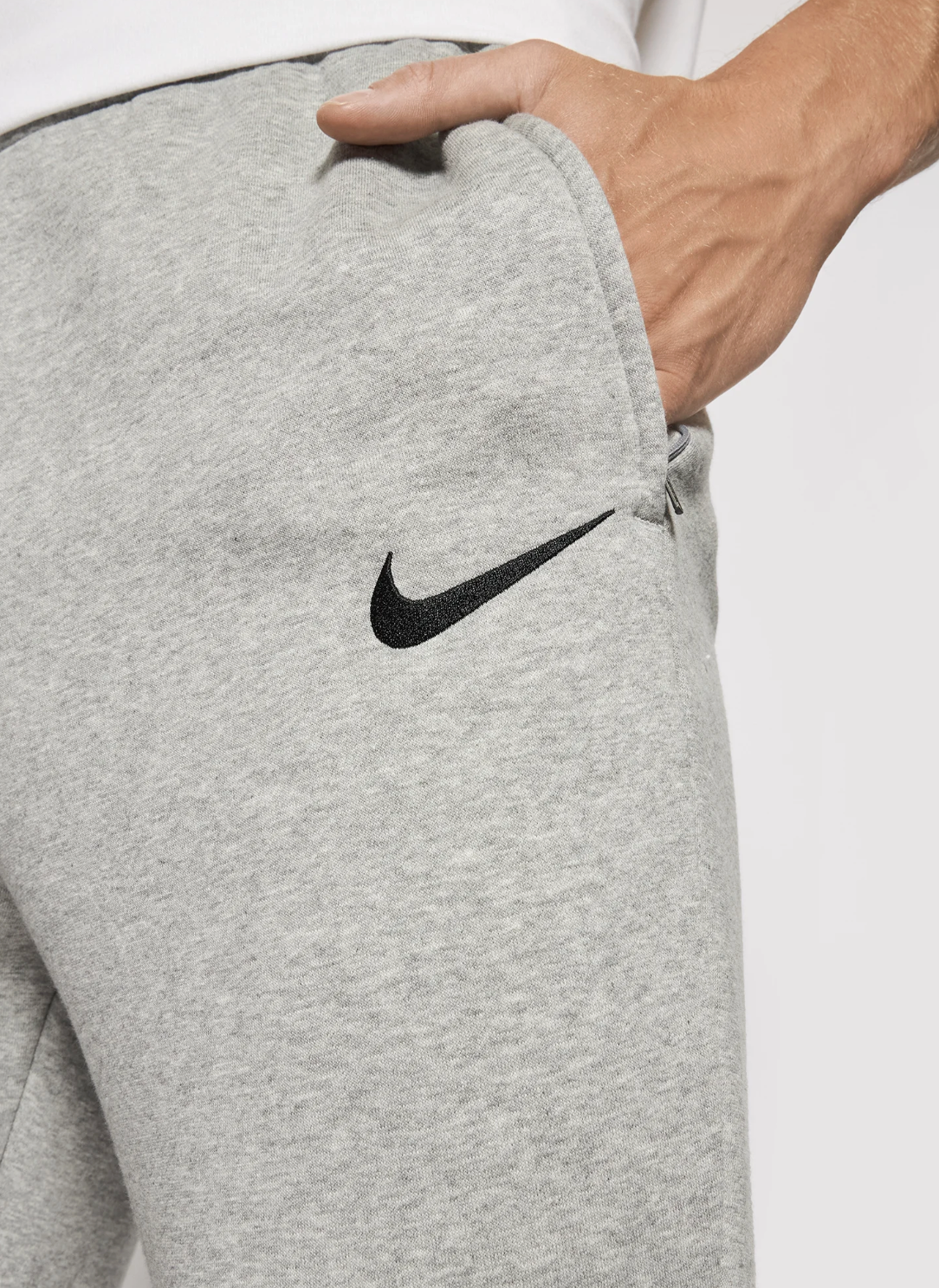 TUTA NIKE CAPPUCCIO