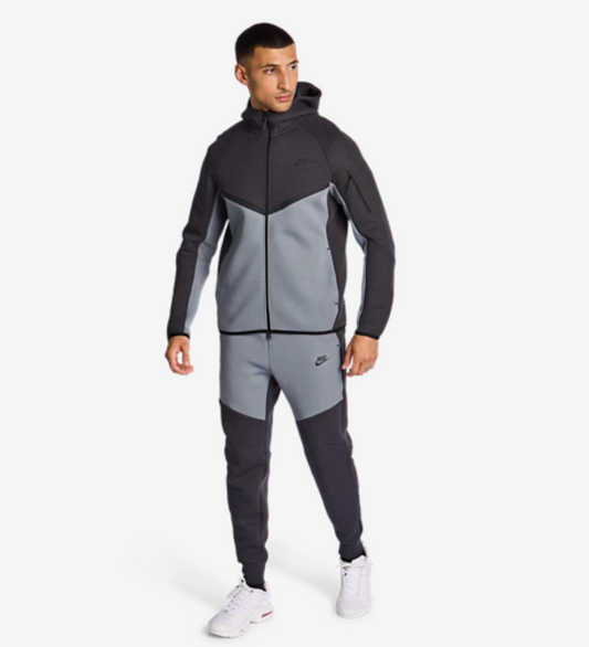 TUTA NIKE TECH FLEECE