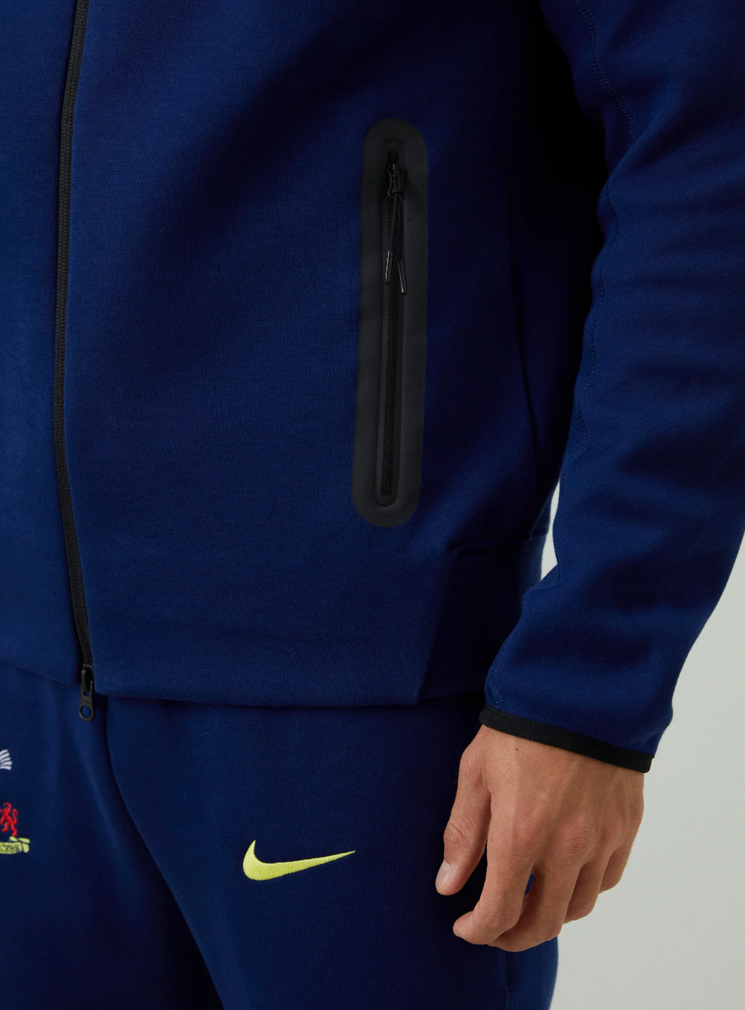 TUTA NIKE TECH TOTTENHAM FC 25/26