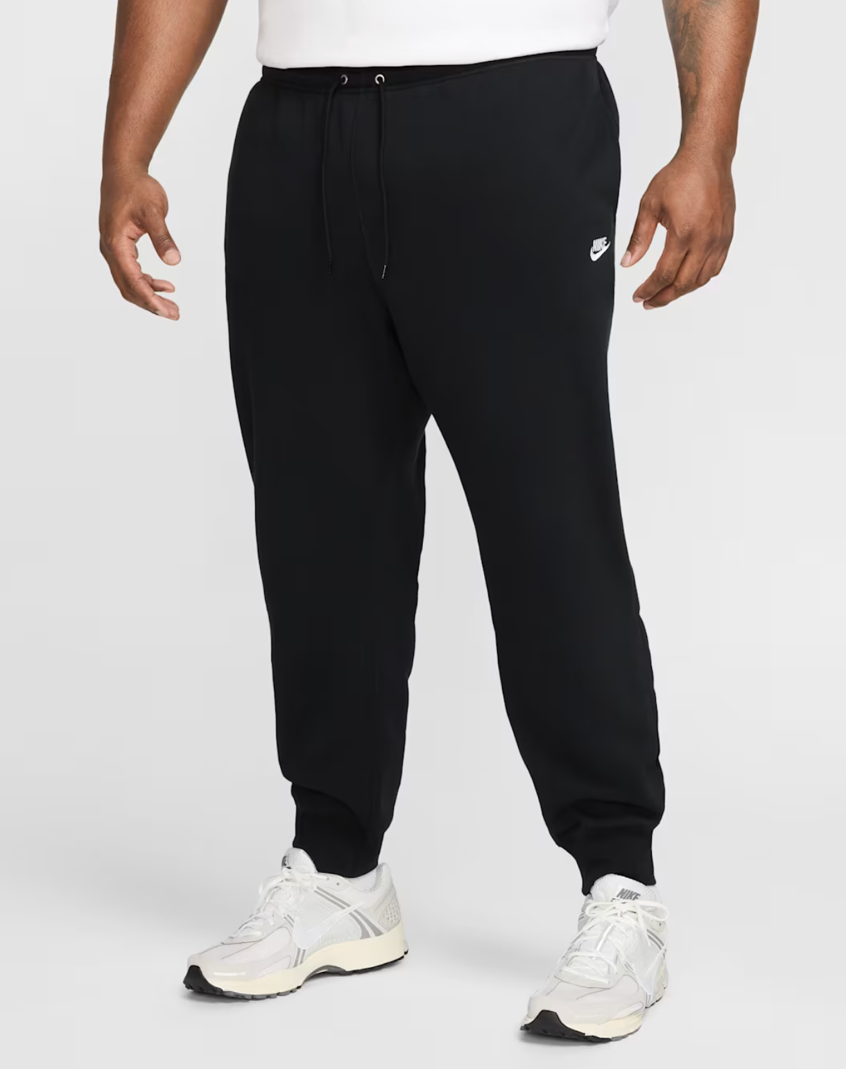 TUTA NIKE CON CAPPUCCIO