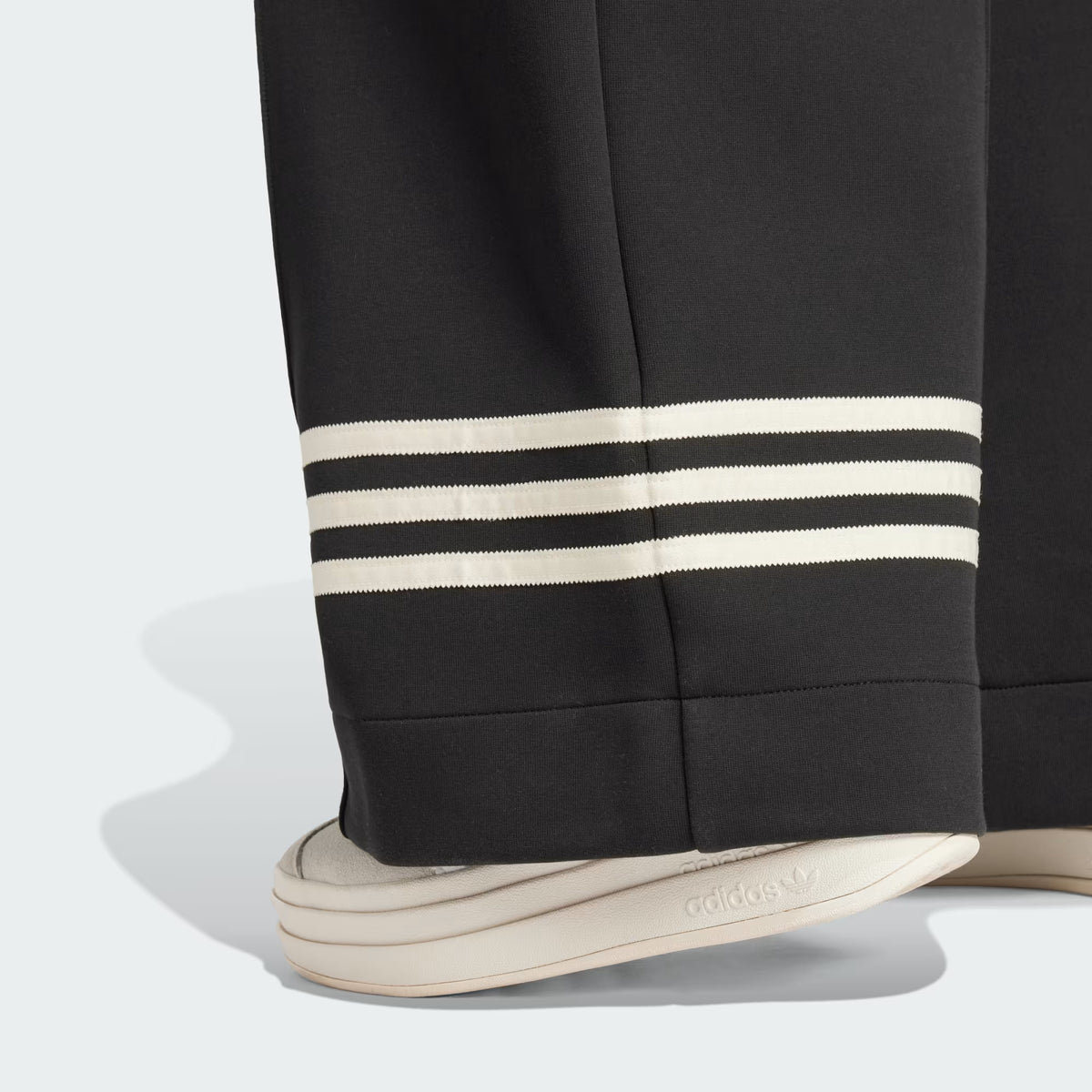 TUTA ADIDAS ORIGINALS NEUCLASSICS